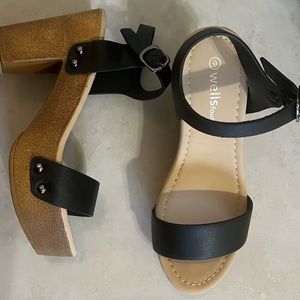 High heel, platform, black. Size 6